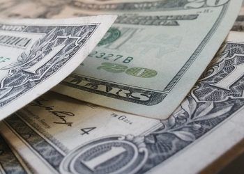 Brett_Hondow / Pixabay.com / US Dollars