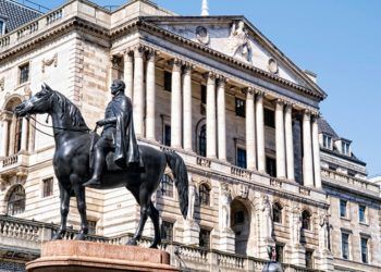 BoE Policymaker Wants Quicker Rate Hikes To Prevent Weak Pound Fueling Inflation