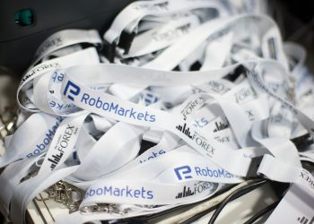 RoboMarkets Launches R Trader’s Mobile Version for Users