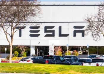 Analysts Still Bullish On Tesla Stock (TSLA) Despite 9% Drop YTD
