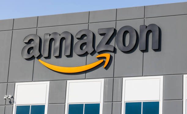 Amazon Shares Lose 7% With Sales Slowing Down Since 2019