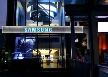 Samsung's Quarterly Profit Plunges To 8-Year Low On Demand Slump