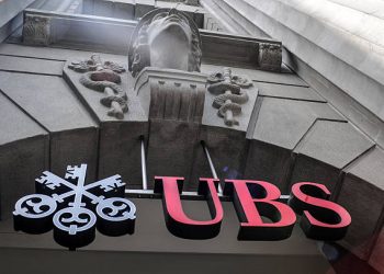 UBS Sets Fossil Fuel Emissions-Cutting Goals