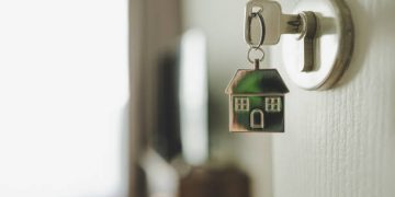 U.S. Labor Market Still Tight; Housing Fighting Recession