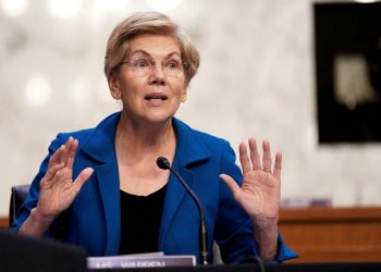 Senator Warren Fears That Fed Will Push U.S. Economy Into A Recession