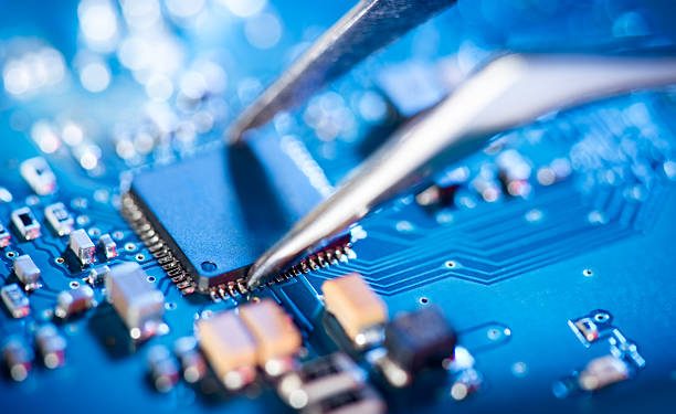 Chinese Chipmakers Entangled In U.S.-China Tech Feud